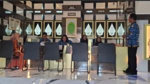 Suasana-pelayanan-pendaftaran-sidang-di-Pengadilan-Negeri-Kabupaten-Madiun.jpg