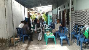 Suasana-rumah-duka-Alfian-di-Jalan-Kalianyar-Kulon-Gang-9.jpg