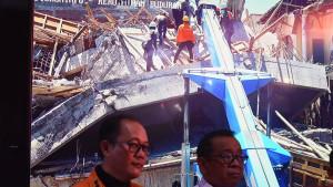 Tampilan-live-alat-berat-mulai-dikerahkan-untuk-membongkar-puing-Musala-Ponpes-Al-Khoziny.jpg