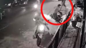 Tangkapan-layar-video-CCTV-yang-merekam-aksi-pembegalan-komplotan-pemotor.jpg