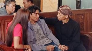 Tim-SAR-Kecele-Pemuda-Yang-Dikira-Hanyut-di-Sungai-Brantas-Tulungagung-Nongol-di-Balai-Desa.jpg