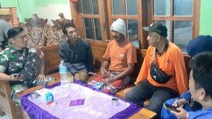 Tim-SAR-saat-mendatangi-salah-seorang-pemancing-yang-selamat.jpg
