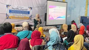 Tim-dosen-dan-mahasiswa-Fakultas-Keperawatan-Universitas-Airlangga.jpg