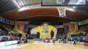 Totalitas-Tak-Hanya-Penuhi-Tribun-DBL-Arena-Arek-Smada-Tampilkan-Koreo-Menawan.jpg