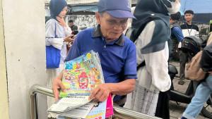 Tuna-netra-yang-berjualan-majalah-tak-sudi-mengemis.jpg