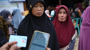 Uji-coba-digitalisasi-bansos-di-Desa-Kemiren-Kecamatan-Glagah.jpg