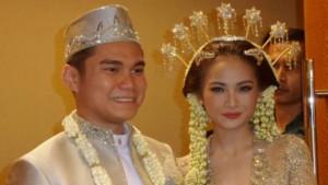 Vicky-Kharisma-sosoknya-mantan-suami-Acha-Septriasa.jpg