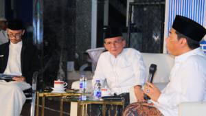 Wabup-Pasuruan-KH-Shobih-Asrori-saat-menghadiri-Seminar-Hari-Santri-Nasional-2025.jpg
