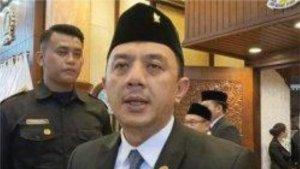 Wakil-Ketua-DPRD-Jatim-Deni-Wicaksono-minta-jangan-ada-kekerasan-dalam-demonstrasi.jpg