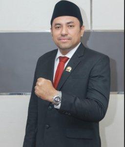 Wakil-Ketua-DPRD-Surabaya-Bahtiyar-Rifai-mendorong.jpg