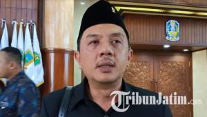 jatim/Wakil-Ketua-Dewan-Pimpinan-Daerah-PDIP-Jatim-Deni-Wicaksono-saat-dikonfirmasi-di-Surabaya.jpg