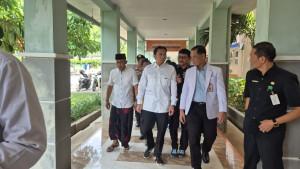 Wakil-Ketua-MPR-RI-Edhie-Baskoro-Yudhoyono-bersama-Bupati-Ponorogo-Sugiri-Sancoko.jpg