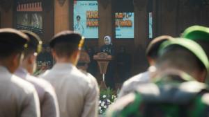 Wali-Kota-Mojokerto-Ika-Puspitasari-menjadi-inspektur-upacara-Hari-Jadi-Provinsi-Jawa-Timur-ke-80.jpg