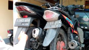 Yamaha-Vega-dan-Honda-PCX-mengalami-kecelakaan-di-jombang.jpg