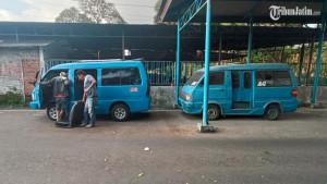 aktvitas-angkot-di-terminal-kota-malang.jpg