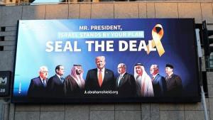 arti-seal-the-deal-di-billboard-Prabowo-yang-terpajang-di-Tel-Aviv.jpg