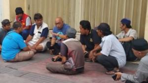 camat-Semampir-surabaya-yunus-saat-bersama-perwakilan-pkl-ampel.jpg