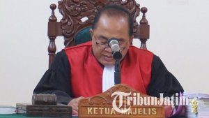 dimas-kanjeng-divonis-18-tahun_20170801_131316.jpg