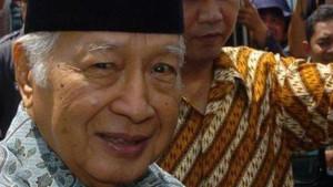 gelar-yang-tepat-diberikan-ke-Soeharto-menurut-pengamat.jpg
