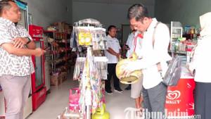 ilustrasi-ELPIJI-Petugas-mengecek-stok-dan-harga-elpiji-3-kilogram-di-pangkalan-Blitar.jpg