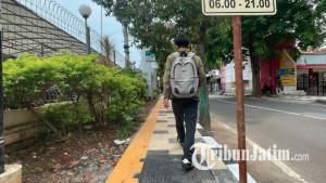 ilustrasi-GUIDING-BLOCK-pejalan-kaki-melintasi-trotoar-dengan-guiding-block-Jalan-Diponegoro-Tuban.jpg