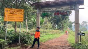 ilustrasi-RAMBU-KEBENCANAAN-Petugas-BPBD-memasang-60-rambu-kebencanaan-di-mojokerto.jpg