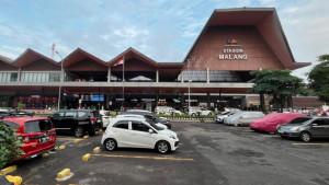 ilustrasi-Stasiun-Malang-KAI-memberikan-imbauan-kepada-penumpang-yang-akan-berangkat-lebih-awal.jpg