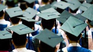 ilustrasi-wisuda-kuliah-sarjana.jpg