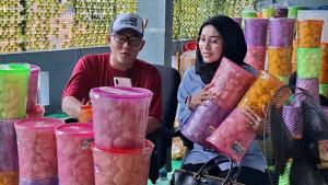 jualan-kerupuk-kulit-Heru-Setiawan-raup-Rp1-M-lewat-live-TikTok.jpg