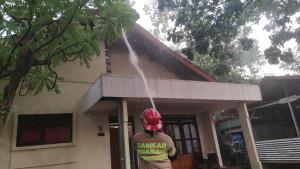 kebakaran-rumah-di-Jalan-Jaksa-Agung-Suprapto-Kelurahan-Kauman-nganjuk.jpg