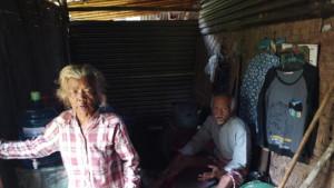 kisah-kakak-adik-lansia-tinggal-di-gubuk-reyot-selama-7-tahun.jpg