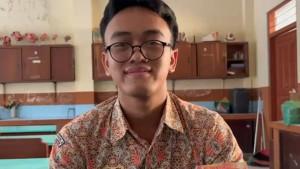 kisah-siswa-SMA-Madiun-punya-nama-hanya-satu-huruf-yakni-Q.jpg