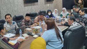 komisi-c-dprd-surabaya-saat-temui-atrbpn-dan-pertamina.jpg