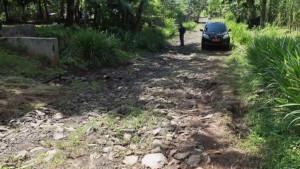 kondisi-jalan-kabupaten-di-Dusun-Bulukubung-lumajang-jalan-rusak-di-lumajang.jpg
