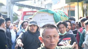 korban-wisatawan-asal-surabaya-yang-tenggelam-di-pantai-modangan.jpg