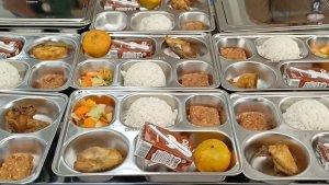makan-siang-gratis-makan-bergizi-gratis-nemu-ulat.jpg
