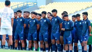 pemain-Gresik-United-latihan-di-Stadion-Gelora-Joko-Samudro-Gresik-2025.jpg