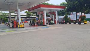 pertamina-buka-posko-aduan-pertalite-di-spbu-5462305-tuban.jpg