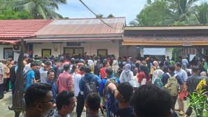 peserta-PPPK-Paruh-Waktu-2025-antre-di-Mako-Polres-Nunukan-untuk-SKCK.jpg