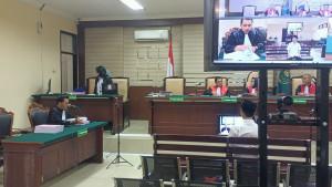 sidang-tuntutan-kepsek-syamhudi-kasus-penyelewengan-dana-BOS.jpg