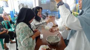 tim-pkm-unesa-gelar-pelatihan-di-desa-lumbang-pasuruan.jpg