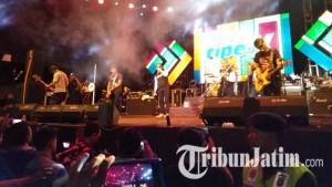 tipe-x-meramaikan-panggung-jatim-fair-2019-hari-kedua-di-grand-city-surabaya.jpg