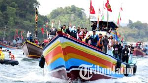 tradisi-petik-laut-di-Pantai-Sendang-Biru-Kecamatan-Sumbermanjing-Wetan-Malang.jpg