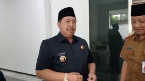 upati-Jombang-Warsubi-saat-dikonfirmasi-awak-media-soal-rsud.jpg
