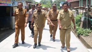 wakil-bupati-nganjuk-Trihandy-Cahyo-Saputro-dan-Forkopimcam-menggelar-sidak-jalan.jpg