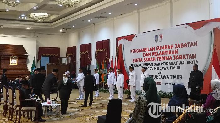 6-Pj-Bupati-Wali-Kota-saat-geladi-resik-sebelum-dilantik-Gubernur-Jawa-Timur-Khofifah.jpg