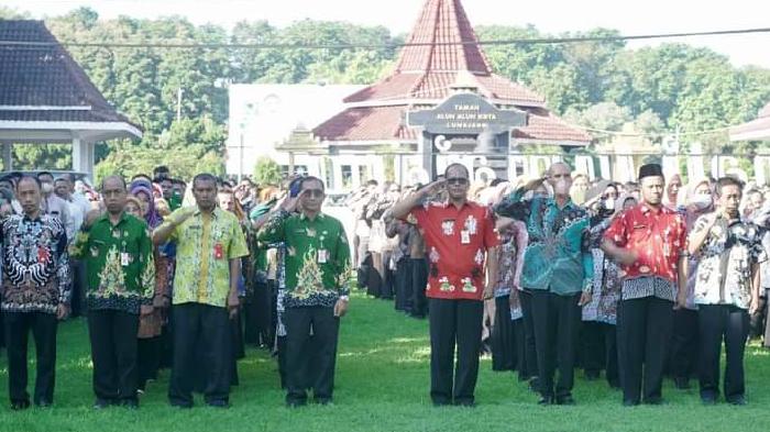 ASN-Pemkab-Lumajang-saat-apel-pagi-di-Kantor-Bupati-Lumajang-ilustrasi-apel.jpg