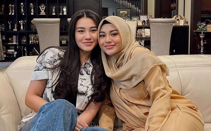 Bak Tak Acuh Diserang Haters, Aaliyah Massaid Hangout Bareng Aurel Kakak Ipar Thariq Halilintar