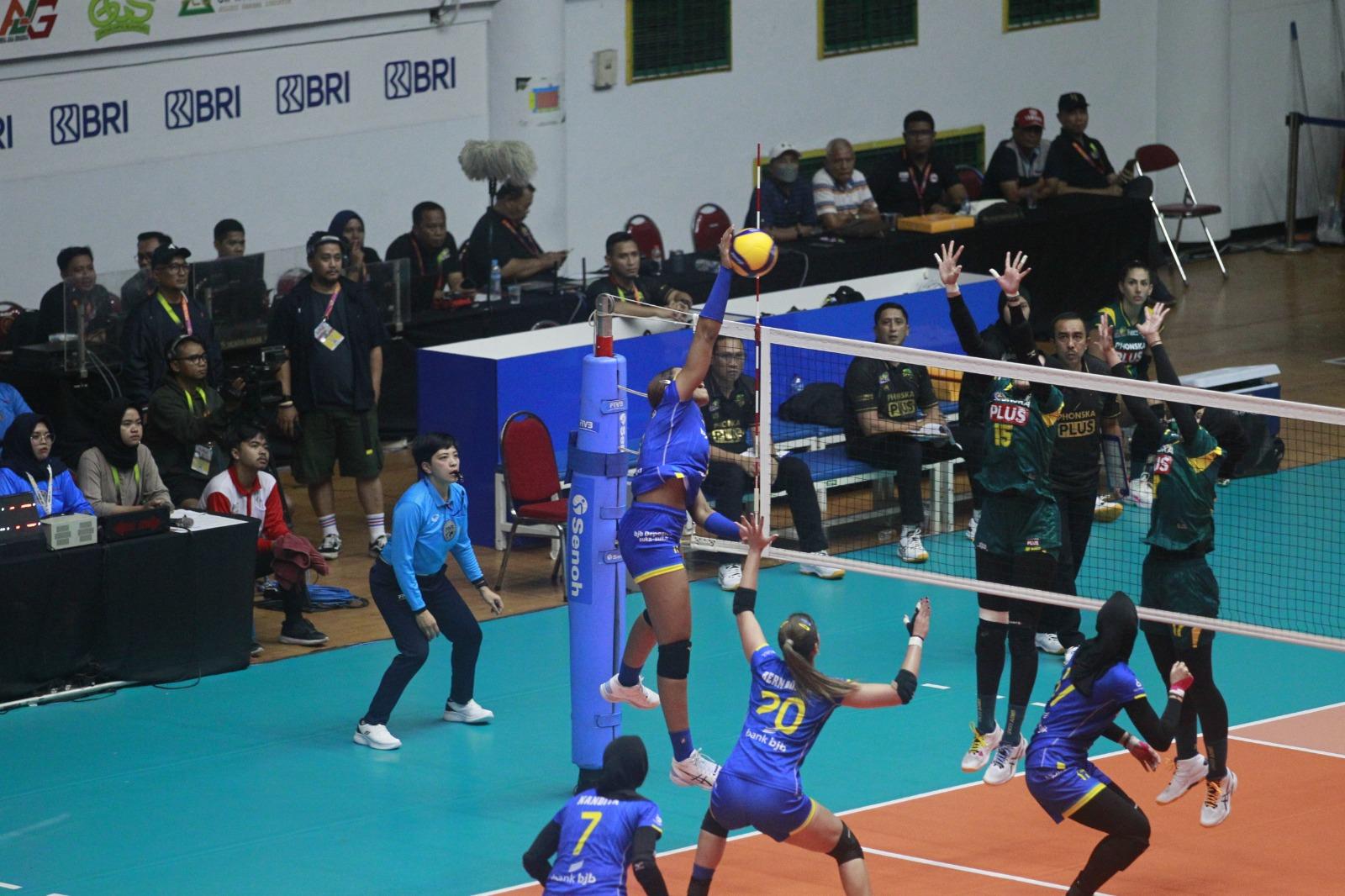 Banjir Eror, Gresik Petrokimia Dipermalukan Bandung BJB Tandamata di GOR Tri Dharma