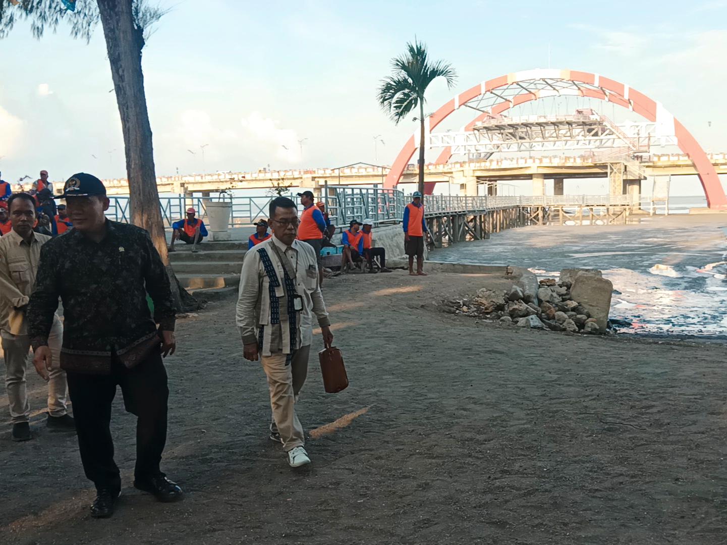 Air Laut Surut Saat Puncak Kemarau, Pengunjung THP Kenjeran Surabaya Turun